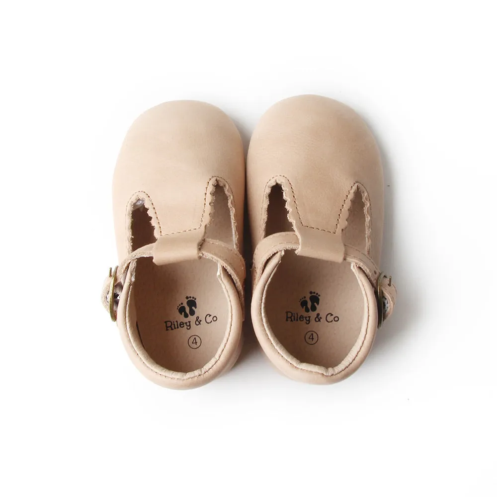 Riley T-Straps -  Oil Waxed - Vanilla Scalloped
