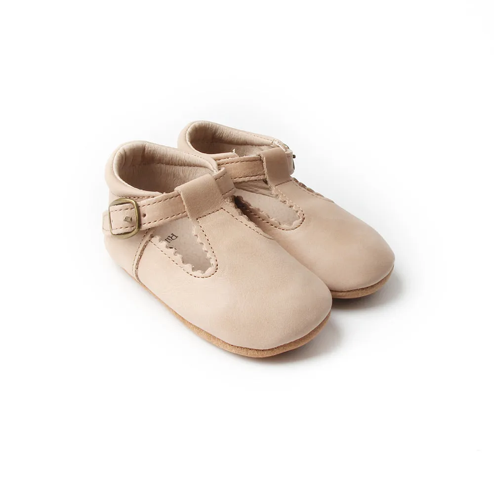 Riley T-Straps -  Oil Waxed - Vanilla Scalloped