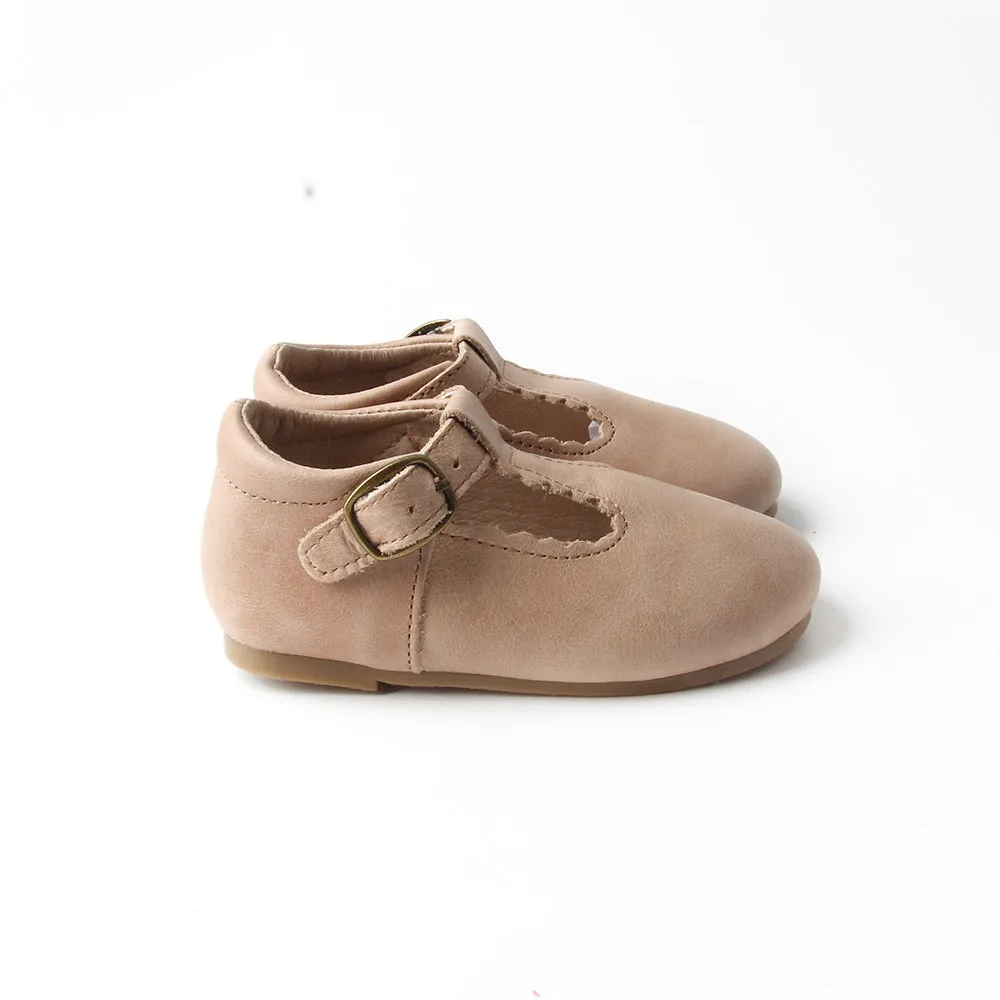 Riley T-Straps -  Oil Waxed - Vanilla Scalloped