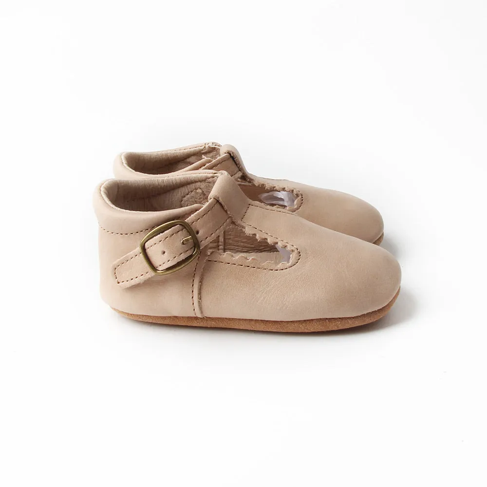 Riley T-Straps -  Oil Waxed - Vanilla Scalloped