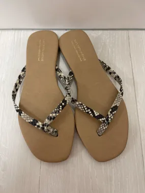 Sandals Flats By Saks Fifth Avenue  Size: 9