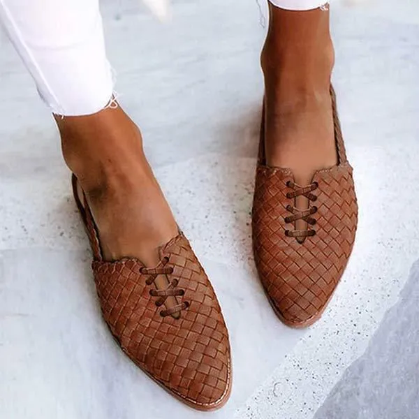 Women's Pointed-Toe Woven Flat Sandals 41078666C
